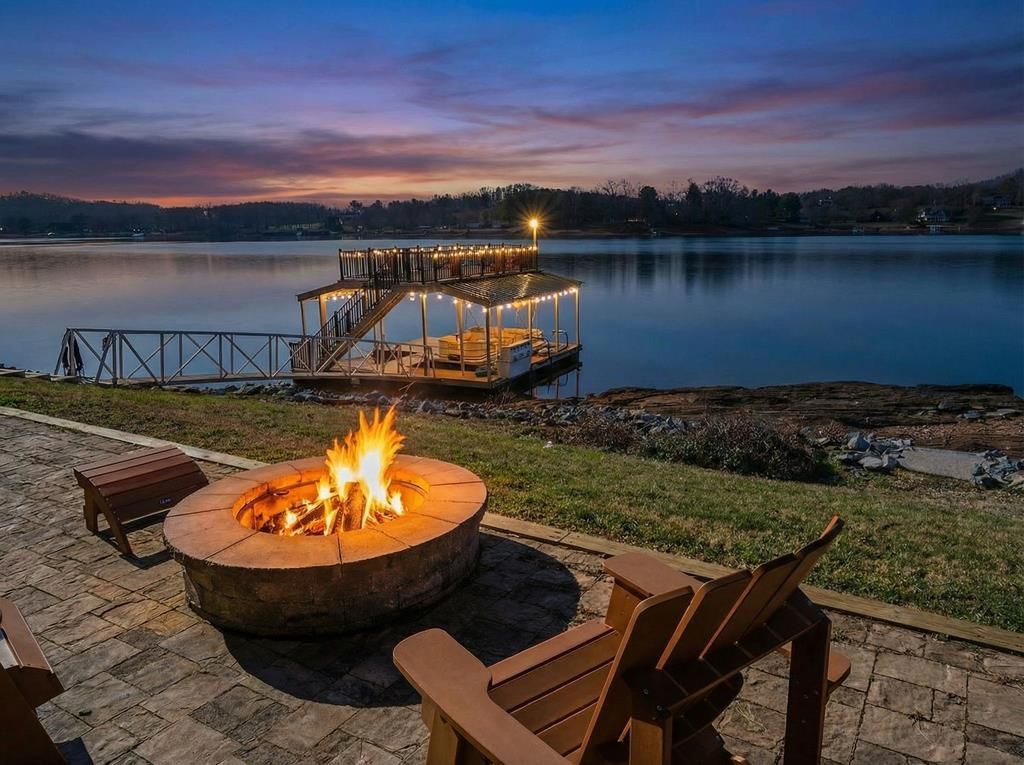 314 Kilpatrick Point Drive, Hayesville, NC 28904 Main Photo