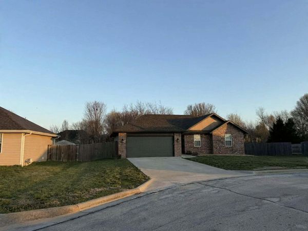 905 W Brookshire Court, Ozark, MO 65721