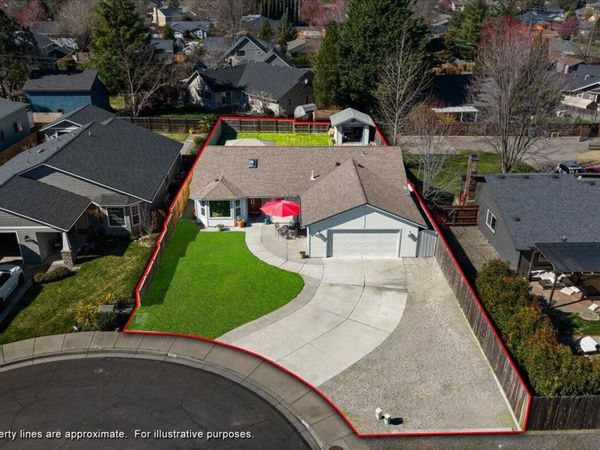 3053 Adams Circle, Medford, OR 97504