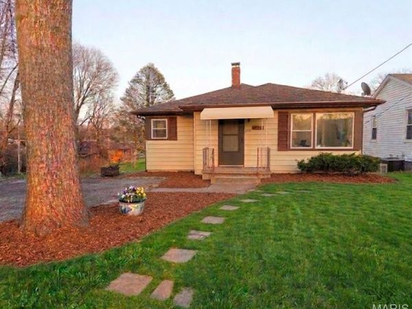 910 Portland Avenue, Collinsville, IL 62234