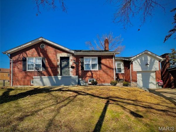 6409 Myrlette Court , St Louis, MO 63116