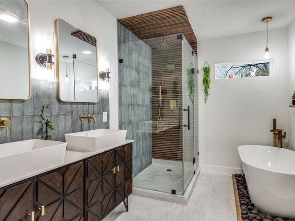 4221 Donnelly Avenue, Fort Worth, TX 76107