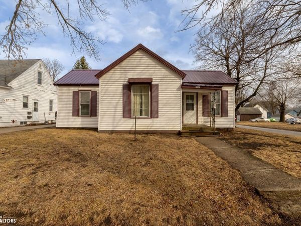 2002 5Th Street, Perry, IA 50220