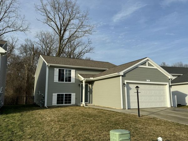 581 Cygnet Lake Drive, Benton Harbor, MI 49022