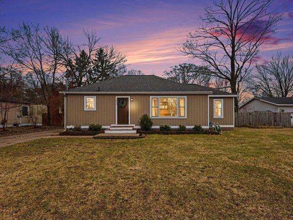 1053 E Byron Road, Norton Shores, MI 49441