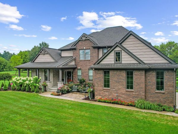 575 E Maple Road, Milford, MI 48381