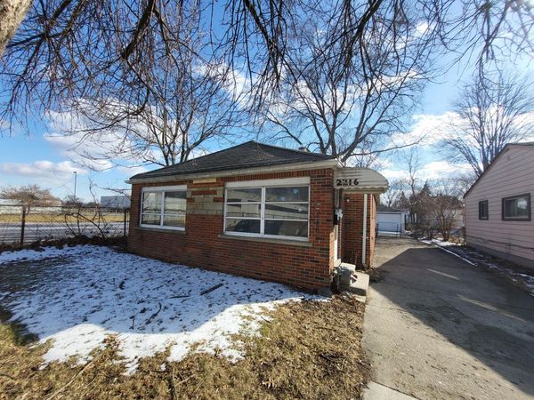 2216 Goulson Avenue, Warren, MI 48091