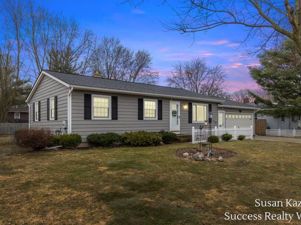 1308 Brookridge SE, Grand Rapids, MI 49508