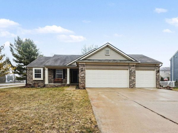 9113 Lakewood Drive, Whitmore Lake, MI 48189