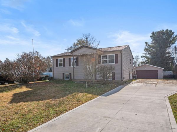 5641 Larch Drive, Jackson, MI 49201