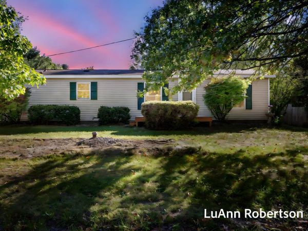 11622 Buchanan Street, Grand Haven, MI 49417