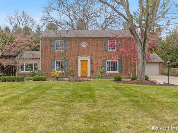 635 N Linden Street, Marshall, MI 49068