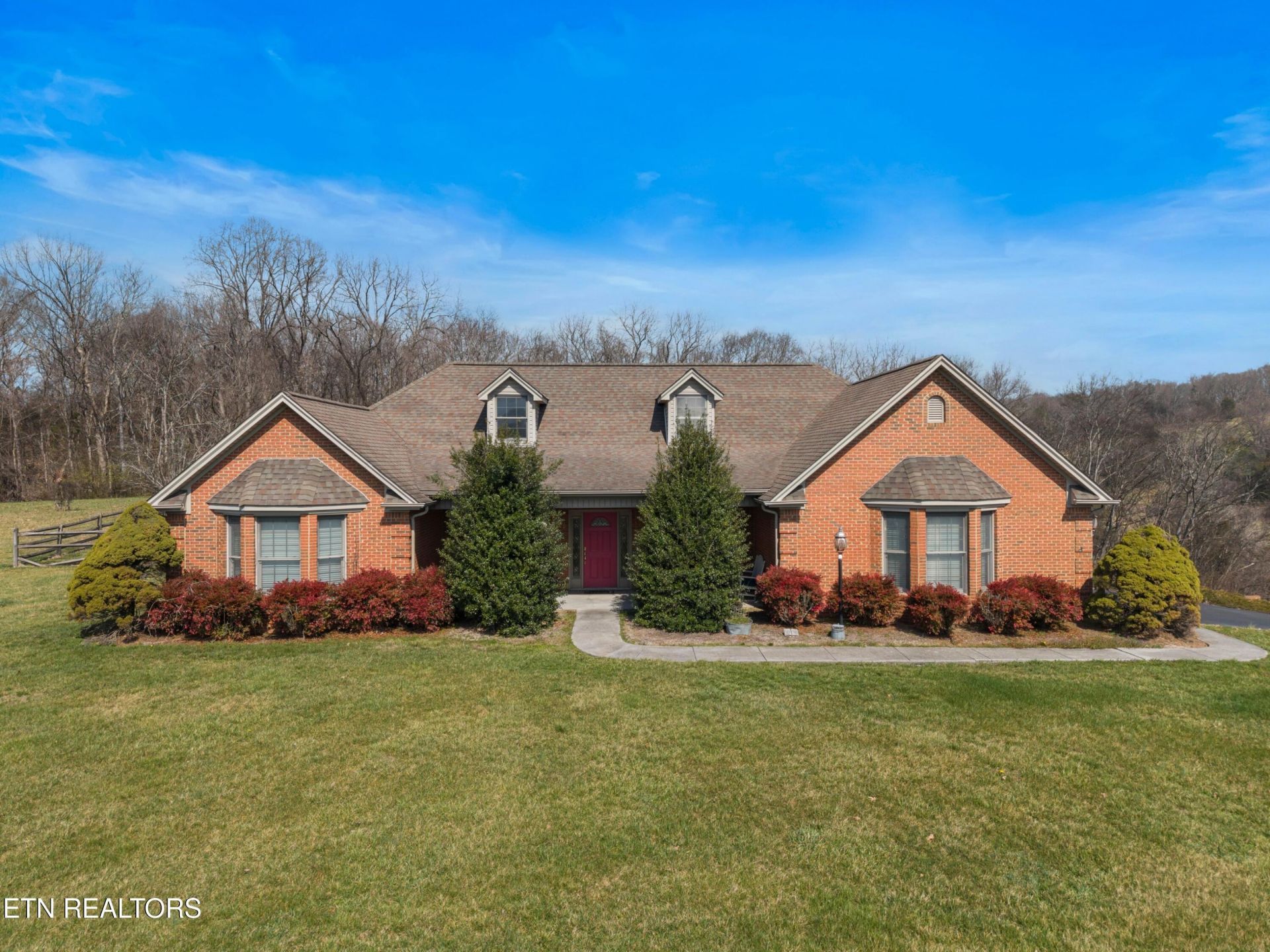1141 Carolina Drive, Dandridge, TN 37725 Main Photo