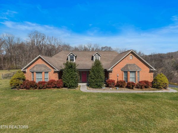 1141 Carolina Drive, Dandridge, TN 37725