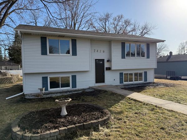 2416 14th Avenue E, North Saint Paul, MN 55109