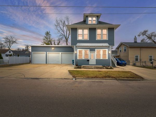 605 Grove Street , Aurora, IL 60505