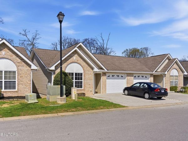 729 Graham Way , Knoxville, TN 37912