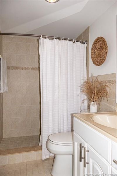 3482 NE Causeway Boulevard, Unit 2-203, Jensen Beach, FL 34957 Photo