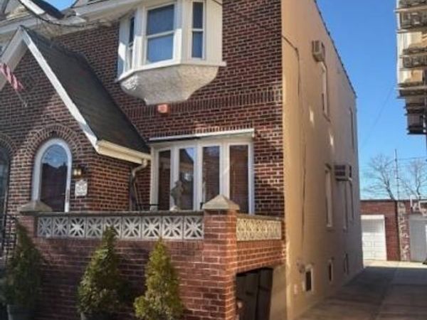 7547 Furmanville Avenue, Middle Village, NY 11379