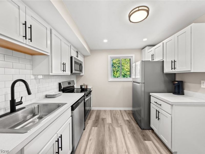 1673 Southbend Circle , Unit 2, Rocky River, OH 44116 Photo 4