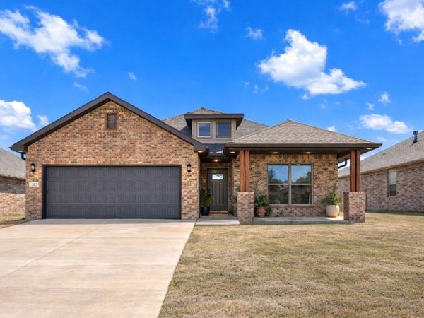 417 NW 62nd Avenue , Bentonville, AR 72713