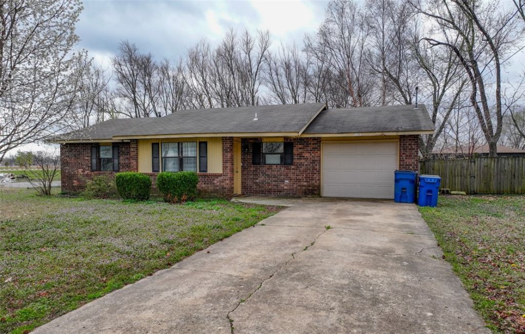 1004 SE 11th Street Bentonville, AR 72712