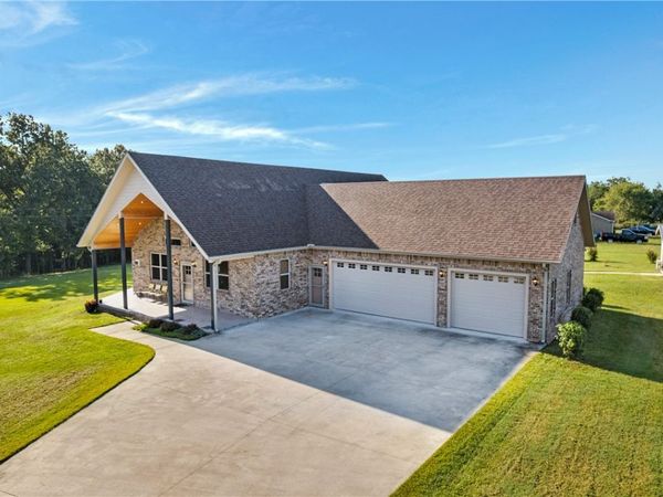 14469 Highland Church Road , Fayetteville, AR 72704
