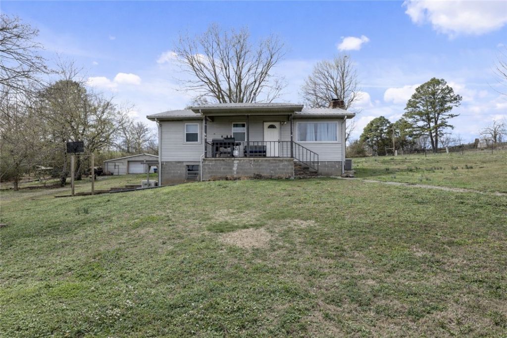 19227 E Black Oak Road, Fayetteville, AR 72701 Main Photo