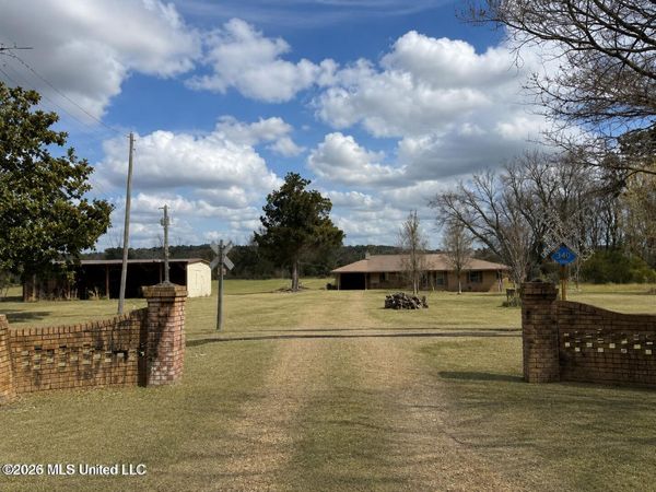 2384 Highway 51, Winona, MS 38967
