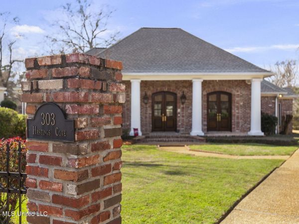 303 Hastings Cove, Madison, MS 39110