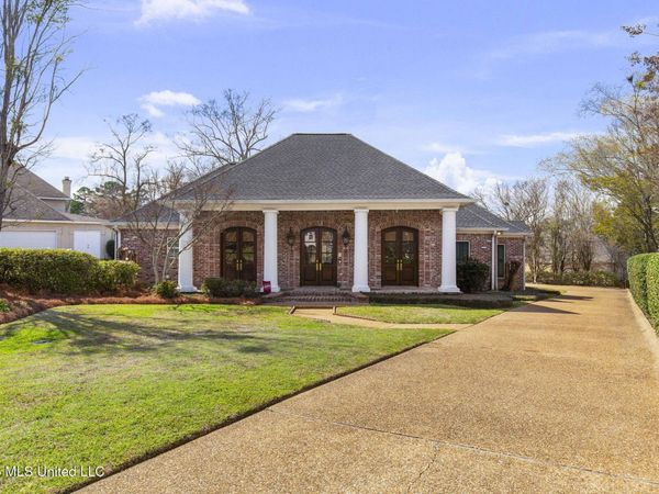 303 Hastings Cove, Madison, MS 39110