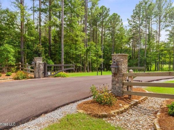 Springwood Trail, Flora, MS 39071