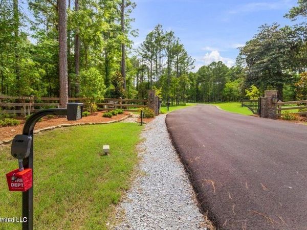 Springwood Trail, Flora, MS 39071
