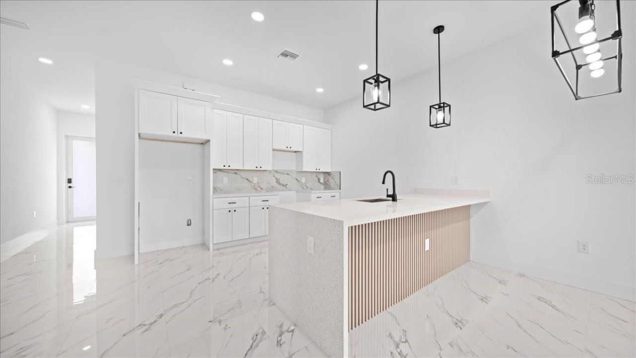 826/828 Diplomat Parkway E, Cape Coral, FL 33909 Photo
