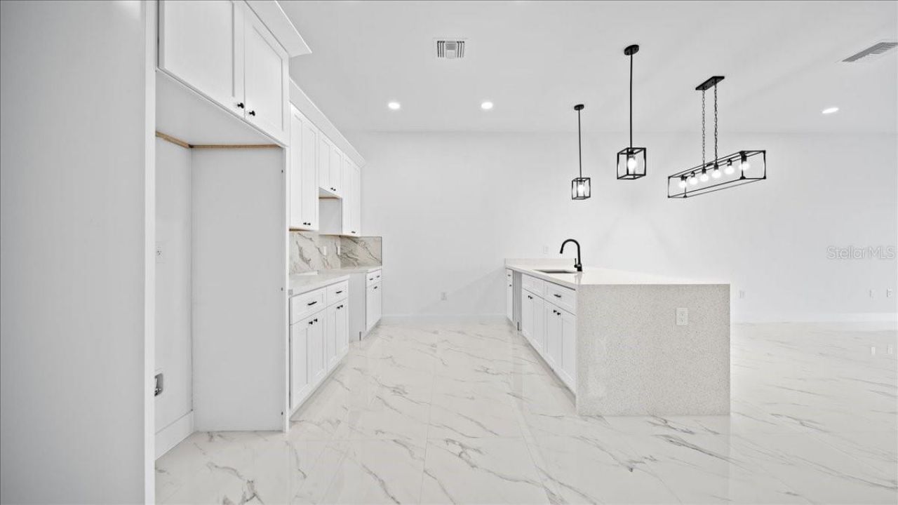 826/828 Diplomat Parkway E, Cape Coral, FL 33909 Photo