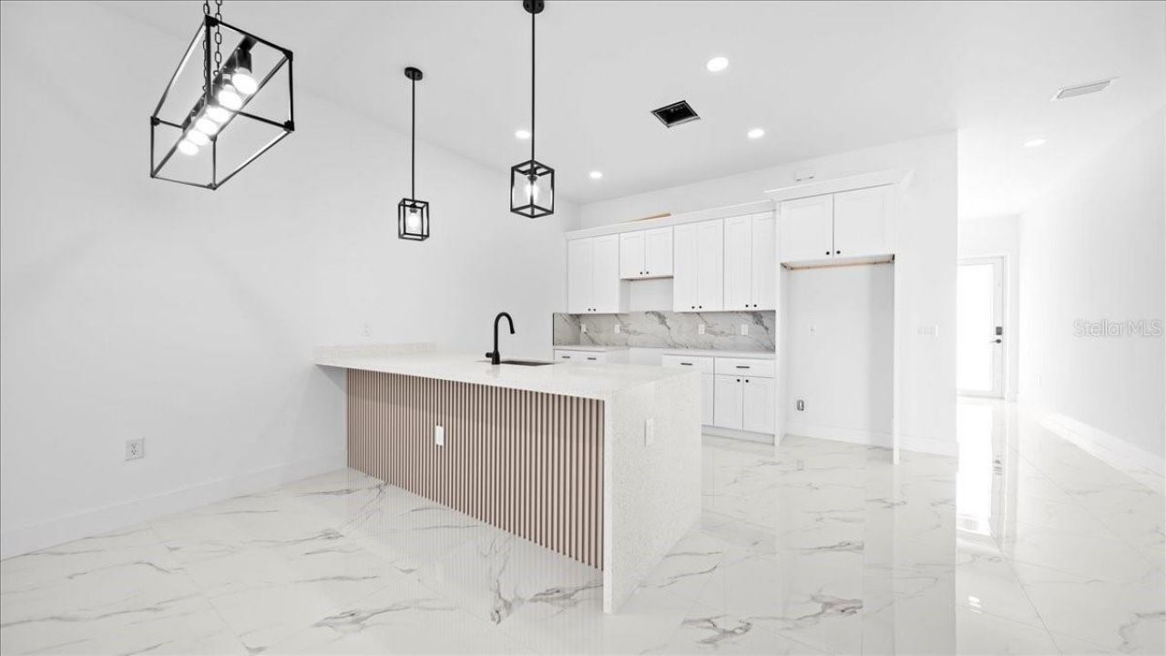 826/828 Diplomat Parkway E, Cape Coral, FL 33909 Photo