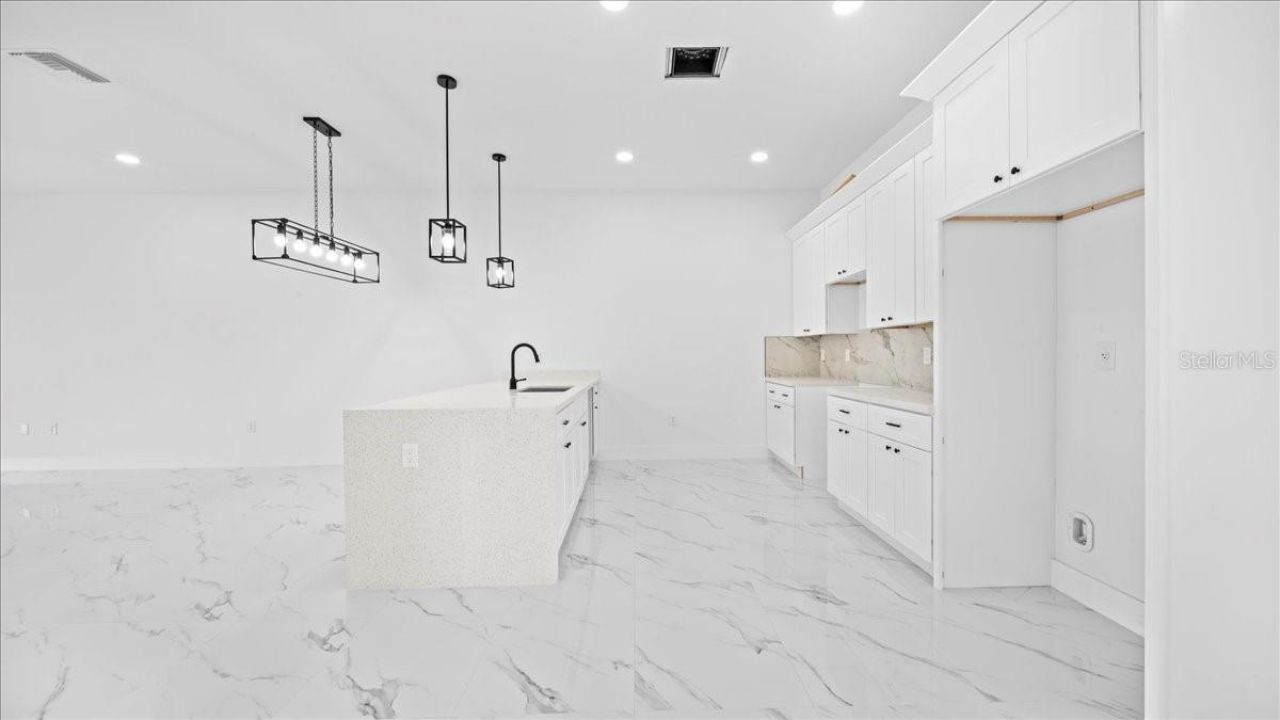 826/828 Diplomat Parkway E, Cape Coral, FL 33909 Photo