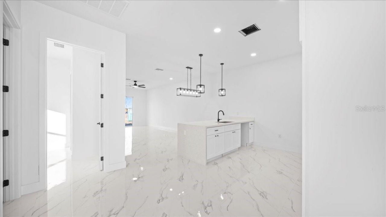 826/828 Diplomat Parkway E, Cape Coral, FL 33909 Photo