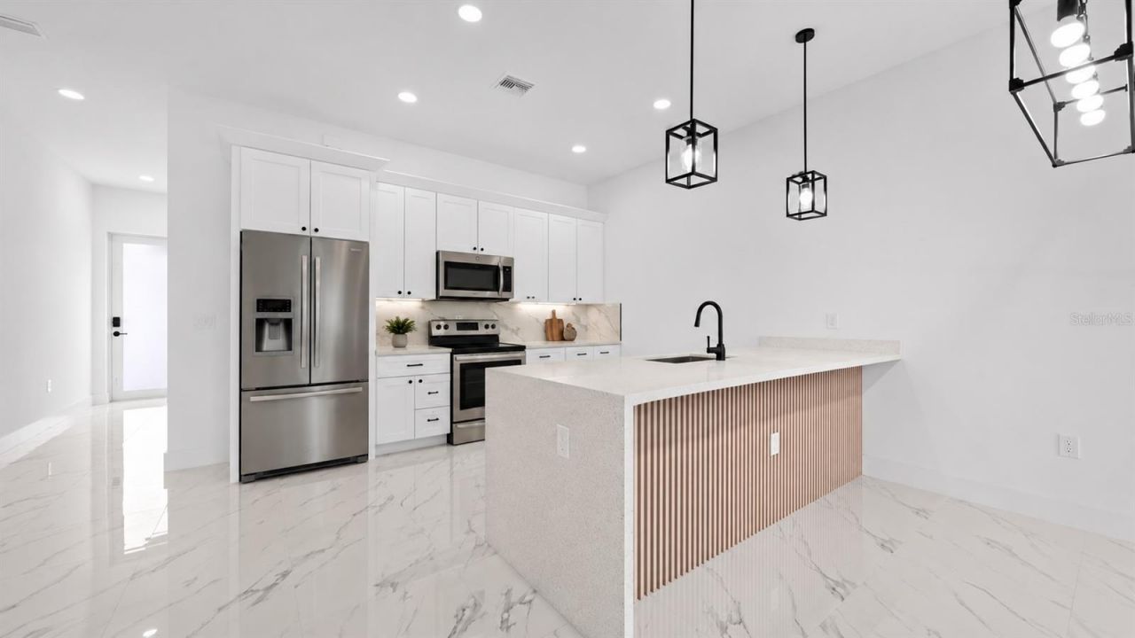 826/828 Diplomat Parkway E, Cape Coral, FL 33909 Photo