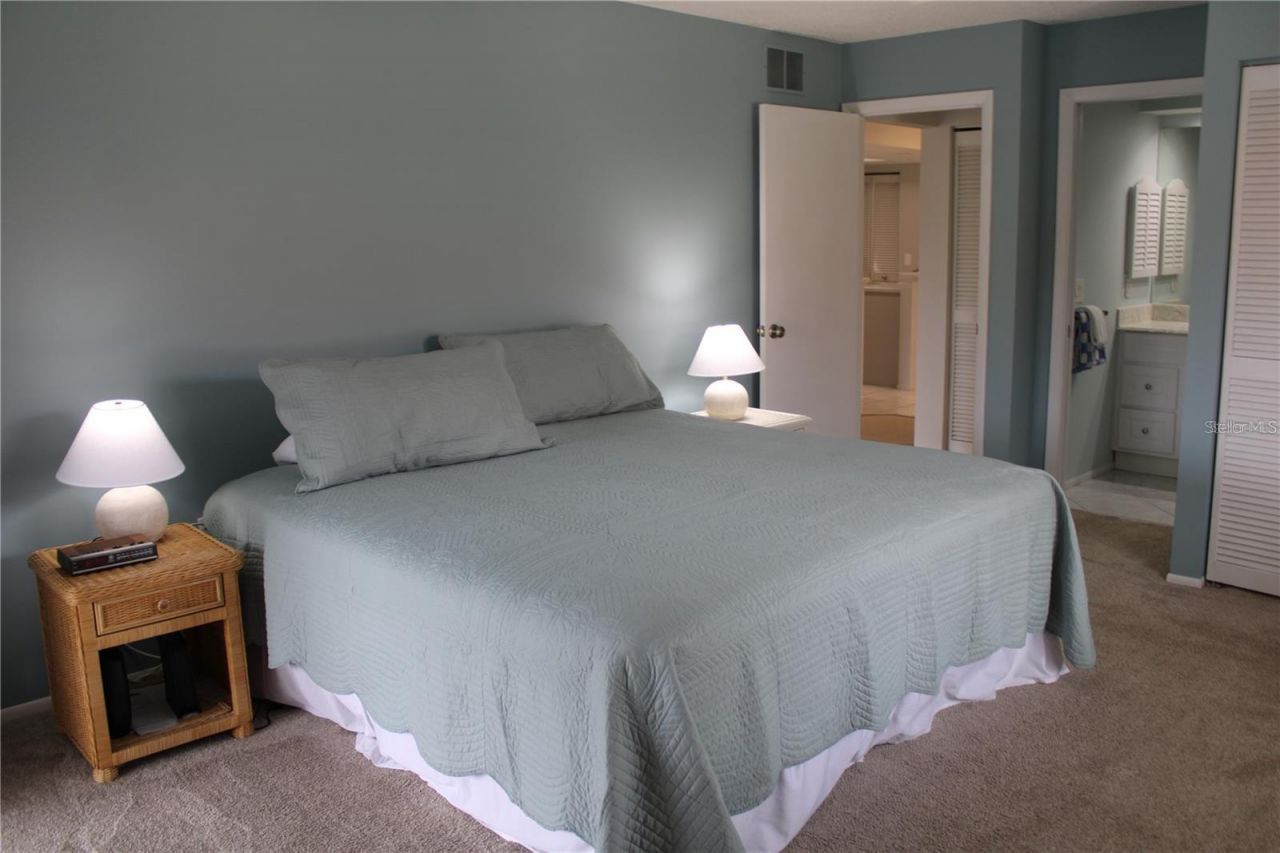 6472 Seagull Drive , Unit 306, Bradenton, FL 34210 Photo