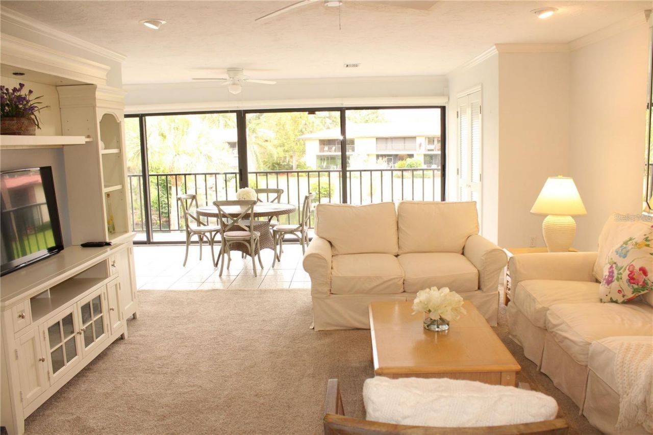 6472 Seagull Drive , Unit 306, Bradenton, FL 34210 Photo