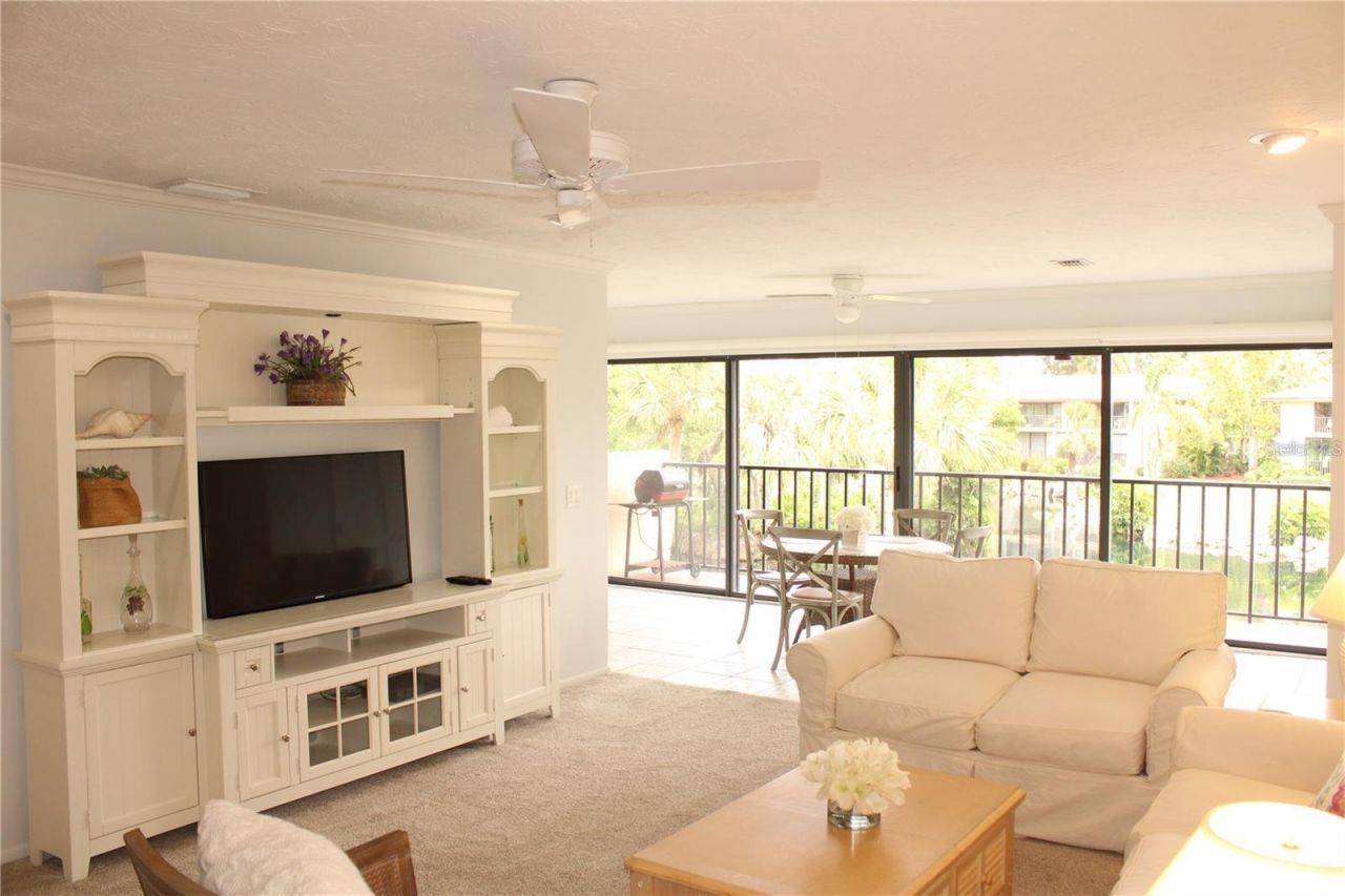 6472 Seagull Drive , Unit 306, Bradenton, FL 34210 Photo