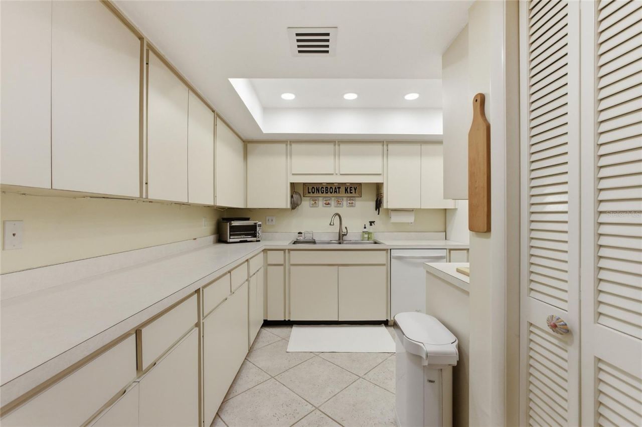 5757 Gulf Of Mexico Drive, Unit 115, Longboat Key, FL 34228 Photo