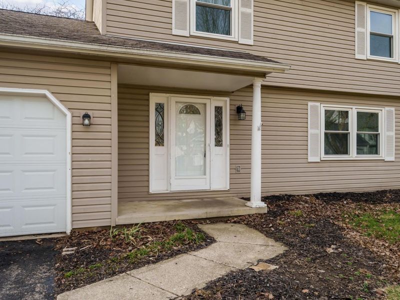 7641 Old Foxe Court , Columbus, OH 43235 Photo 4