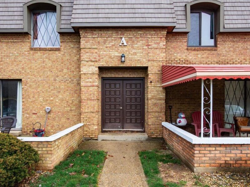 625 Country Club Drive, Unit A8, Newark, OH 43055 Photo 2