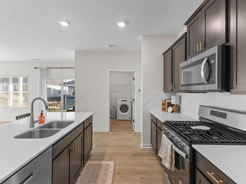 489 Helena Drive, Plain City, OH 43064 Photo 10