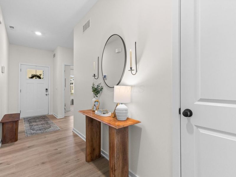 489 Helena Drive, Plain City, OH 43064 Photo 5