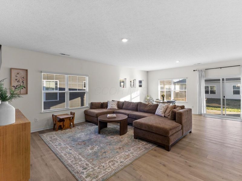 489 Helena Drive, Plain City, OH 43064 Photo 7