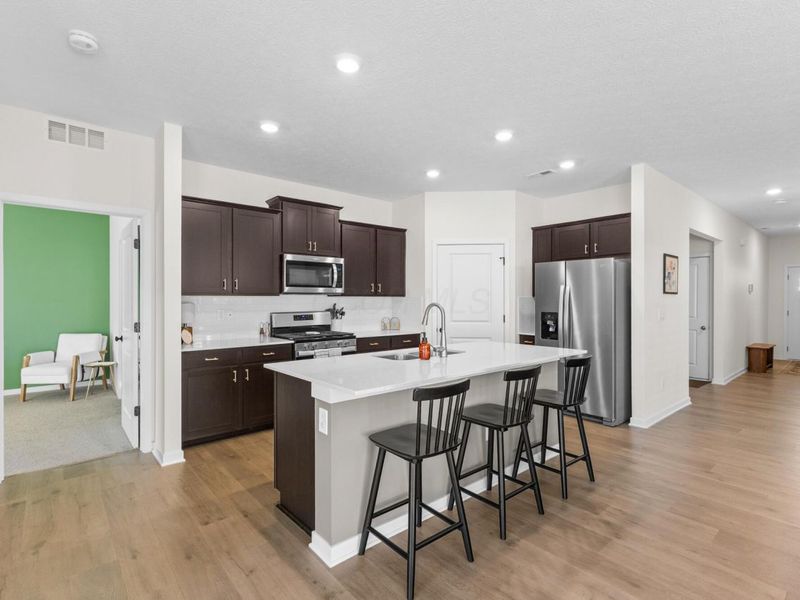 489 Helena Drive, Plain City, OH 43064 Photo 9