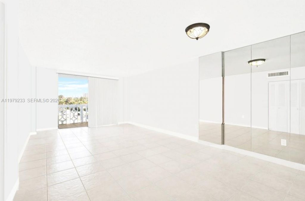 13155 Ixora Ct, Unit 310, North Miami, FL 33181 Photo